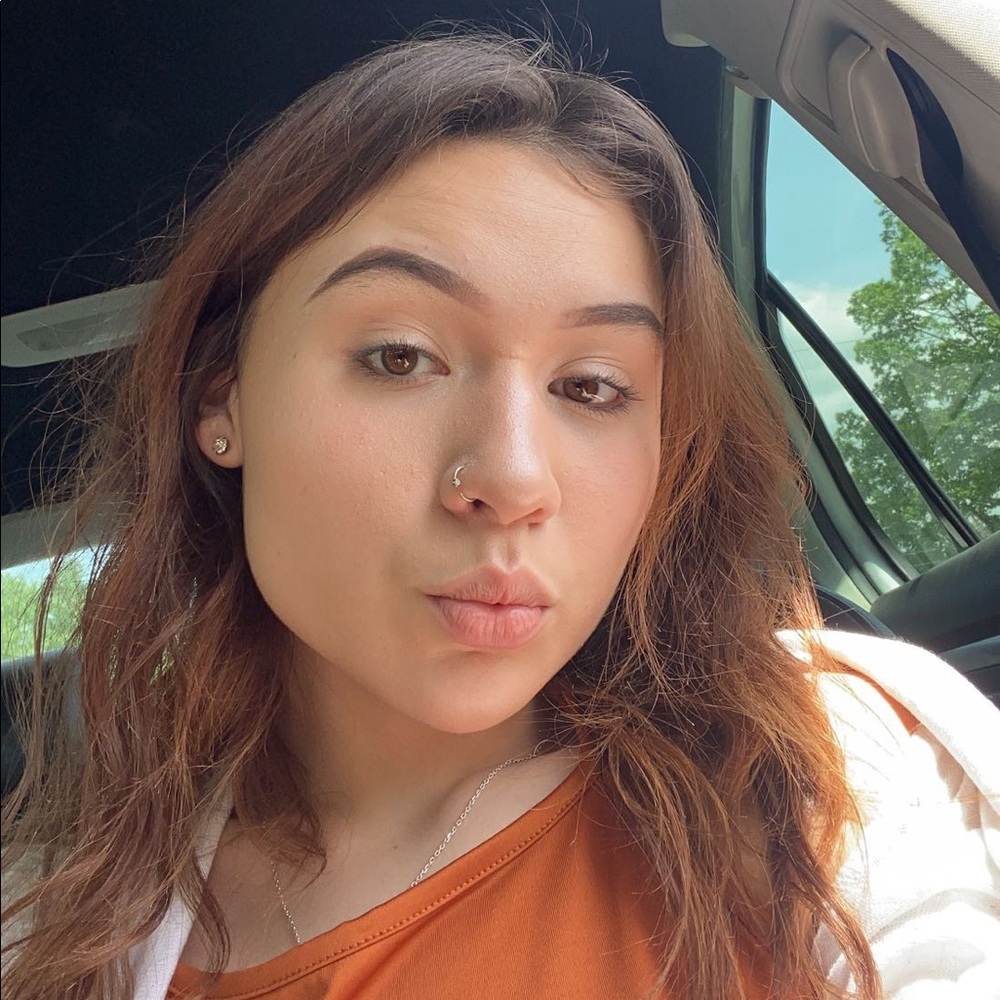 Meet your Posher, Gabriella